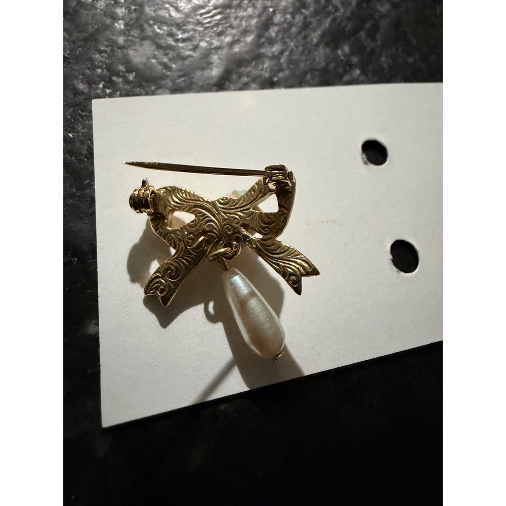 1928 Jewelry Co Vintage Gold Tone Bow Brooch with Faux Pearl Teardrop Dangle